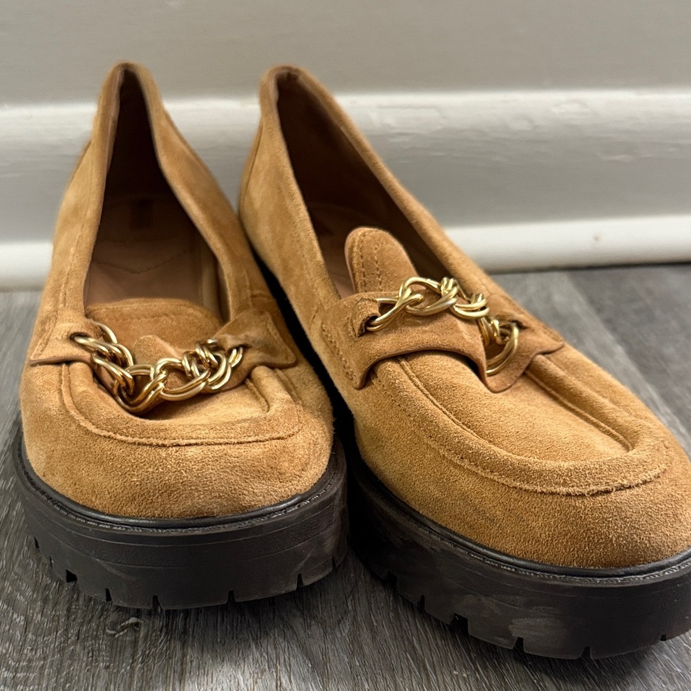 Sam Edelman Taelor lug sole loafers in camel suede with a gold-tone chain - Picture 2 of 6